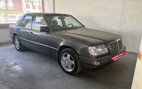 Mercedes-Benz E-Класс, 1995 год, 1 000 000 рублей, 14 фотография