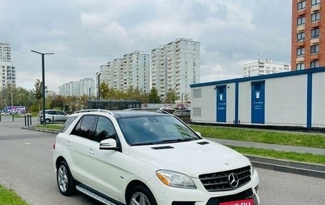 Mercedes-Benz M-Класс, 2011 год, 2 850 000 рублей, 2 фотография