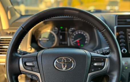 Toyota Land Cruiser Prado 150 рестайлинг 2, 2020 год, 7 300 000 рублей, 8 фотография