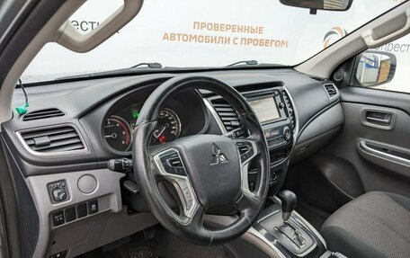 Mitsubishi L200 IV рестайлинг, 2017 год, 2 290 000 рублей, 13 фотография