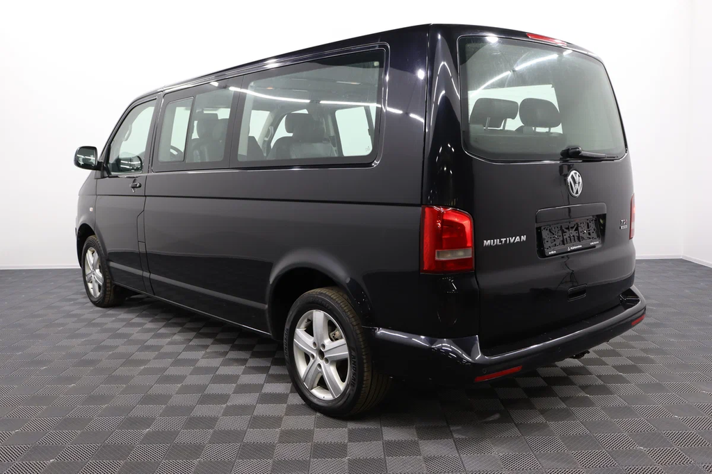 Volkswagen Multivan T6 рестайлинг, 2021 год, 2 649 000 рублей, 4 фотография