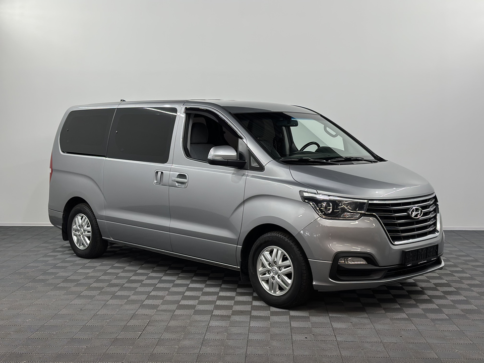 Hyundai H-1 II рестайлинг 2, 2021 год, 3 699 000 рублей, 2 фотография