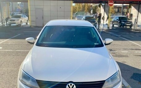 Volkswagen Jetta VI, 2014 год, 950 000 рублей, 4 фотография