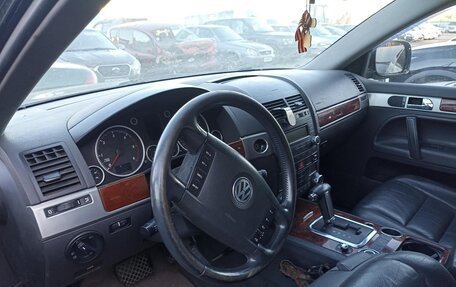 Volkswagen Touareg III, 2005 год, 800 000 рублей, 9 фотография