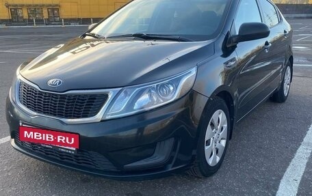 KIA Rio III рестайлинг, 2013 год, 810 000 рублей, 2 фотография