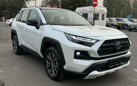 Toyota RAV4, 2024 год, 4 600 000 рублей, 7 фотография