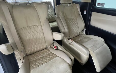 Toyota Alphard III, 2018 год, 4 100 000 рублей, 29 фотография