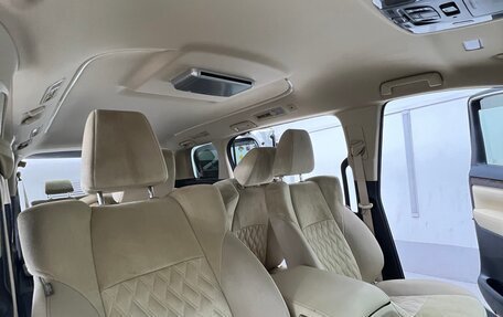 Toyota Alphard III, 2018 год, 4 100 000 рублей, 27 фотография