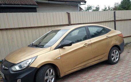 Hyundai Solaris II рестайлинг, 2013 год, 350 000 рублей, 4 фотография