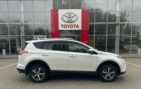 Toyota RAV4, 2018 год, 3 350 000 рублей, 4 фотография