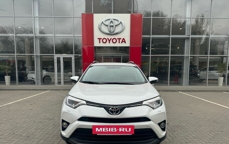 Toyota RAV4, 2018 год, 3 350 000 рублей, 2 фотография