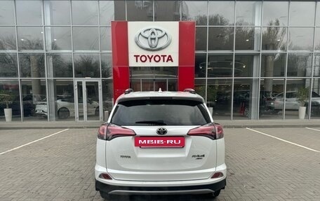 Toyota RAV4, 2018 год, 3 350 000 рублей, 6 фотография