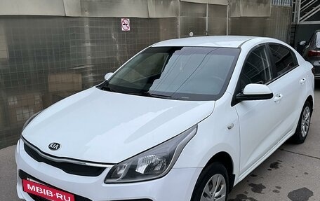 KIA Rio IV, 2018 год, 1 099 000 рублей, 3 фотография