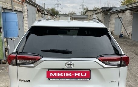 Toyota RAV4, 2020 год, 4 000 000 рублей, 6 фотография