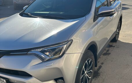 Toyota RAV4, 2018 год, 2 850 000 рублей, 3 фотография