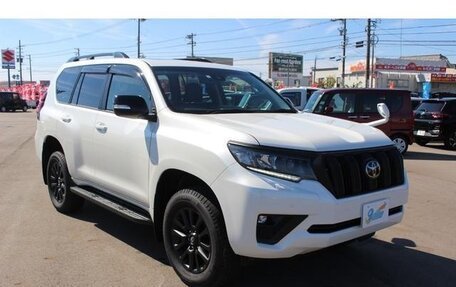 Toyota Land Cruiser Prado 150 рестайлинг 2, 2023 год, 5 730 000 рублей, 3 фотография