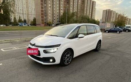 Citroen C4 Picasso II рестайлинг, 2018 год, 1 000 000 рублей, 2 фотография