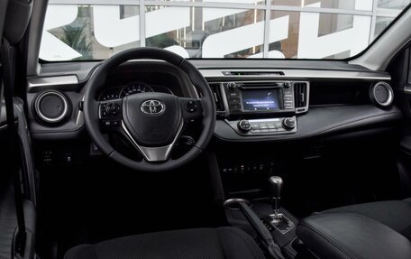 Toyota RAV4, 2014 год, 2 037 000 рублей, 6 фотография