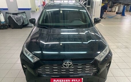 Toyota RAV4, 2019 год, 2 847 000 рублей, 2 фотография