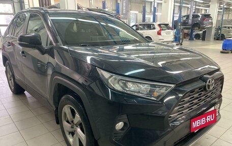 Toyota RAV4, 2019 год, 2 847 000 рублей, 8 фотография