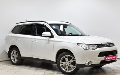 Mitsubishi Outlander III рестайлинг 3, 2013 год, 1 378 000 рублей, 1 фотография