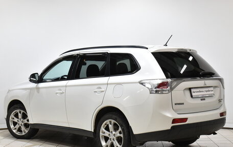 Mitsubishi Outlander III рестайлинг 3, 2013 год, 1 378 000 рублей, 2 фотография