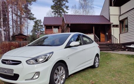 Hyundai Solaris II рестайлинг, 2012 год, 1 100 000 рублей, 2 фотография