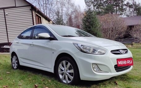 Hyundai Solaris II рестайлинг, 2012 год, 1 100 000 рублей, 3 фотография