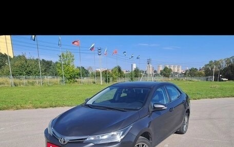 Toyota Corolla, 2018 год, 2 100 000 рублей, 3 фотография