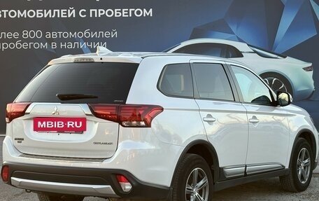 Mitsubishi Outlander III рестайлинг 3, 2018 год, 2 500 000 рублей, 3 фотография