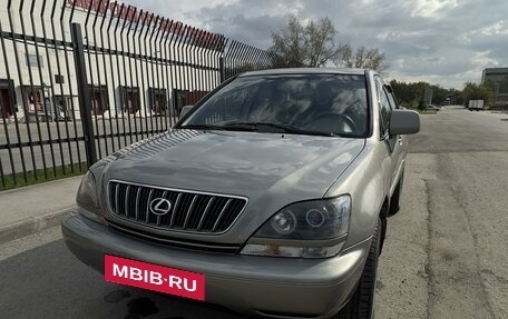 Lexus RX IV рестайлинг, 1999 год, 1 160 000 рублей, 3 фотография