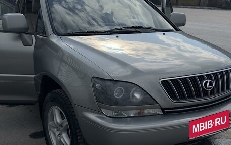 Lexus RX IV рестайлинг, 1999 год, 1 160 000 рублей, 4 фотография