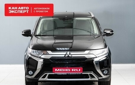 Mitsubishi Outlander III рестайлинг 3, 2019 год, 3 300 000 рублей, 2 фотография