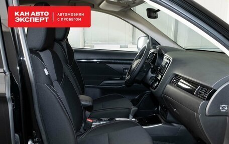 Mitsubishi Outlander III рестайлинг 3, 2019 год, 3 300 000 рублей, 7 фотография