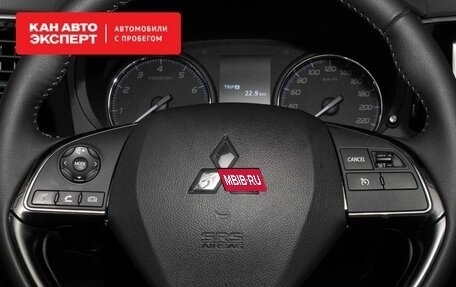 Mitsubishi Outlander III рестайлинг 3, 2019 год, 3 300 000 рублей, 9 фотография