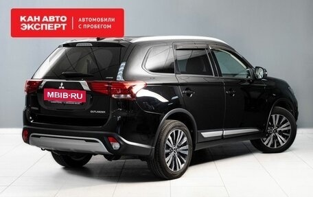 Mitsubishi Outlander III рестайлинг 3, 2019 год, 3 300 000 рублей, 3 фотография