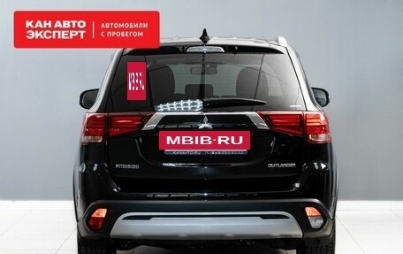 Mitsubishi Outlander III рестайлинг 3, 2019 год, 3 300 000 рублей, 4 фотография