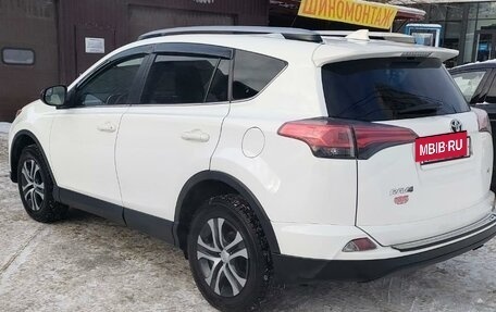 Toyota RAV4, 2018 год, 3 200 000 рублей, 5 фотография