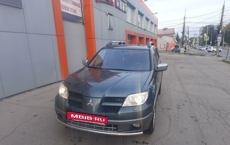 Mitsubishi Outlander III рестайлинг 3, 2005 год, 760 000 рублей, 5 фотография