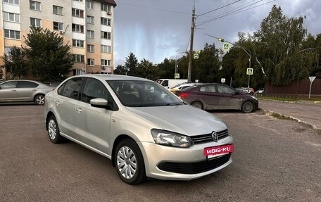 Volkswagen Polo VI (EU Market), 2012 год, 950 000 рублей, 2 фотография