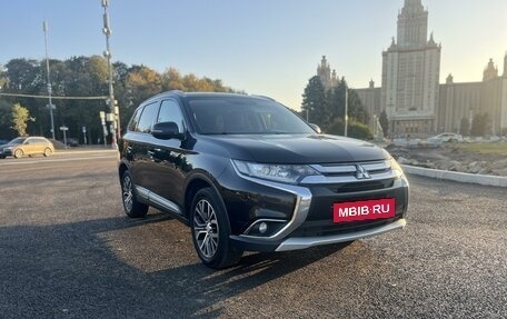 Mitsubishi Outlander III рестайлинг 3, 2018 год, 2 200 000 рублей, 2 фотография