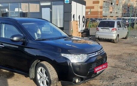 Mitsubishi Outlander III рестайлинг 3, 2012 год, 1 160 000 рублей, 10 фотография