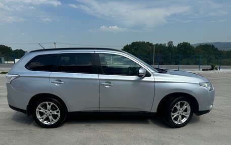 Mitsubishi Outlander III рестайлинг 3, 2012 год, 1 627 000 рублей, 4 фотография