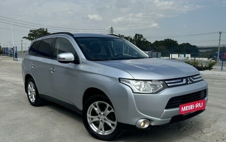 Mitsubishi Outlander III рестайлинг 3, 2012 год, 1 627 000 рублей, 3 фотография