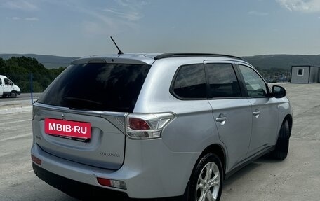 Mitsubishi Outlander III рестайлинг 3, 2012 год, 1 627 000 рублей, 5 фотография