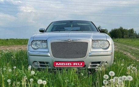 Chrysler 300C II, 2008 год, 1 210 000 рублей, 12 фотография