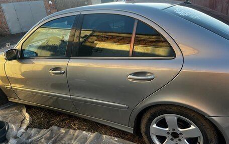 Mercedes-Benz E-Класс, 2004 год, 1 260 000 рублей, 10 фотография