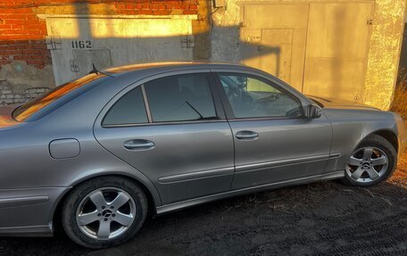 Mercedes-Benz E-Класс, 2004 год, 1 260 000 рублей, 12 фотография