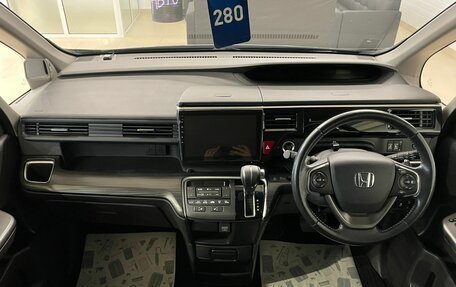 Honda Stepwgn IV, 2015 год, 2 699 999 рублей, 16 фотография