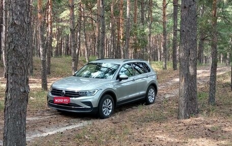 Volkswagen Tiguan II, 2021 год, 2 900 000 рублей, 1 фотография